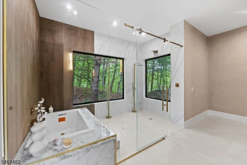 Photo of 809 West Shore Drive