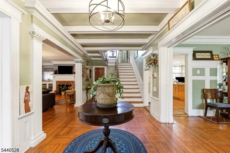 Photo of 569 Berkeley Ave