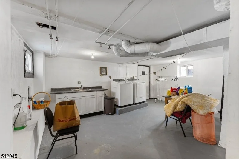 Photo of 150 W 5Th Ave