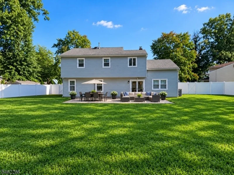 Photo of 2 Braemar Cir