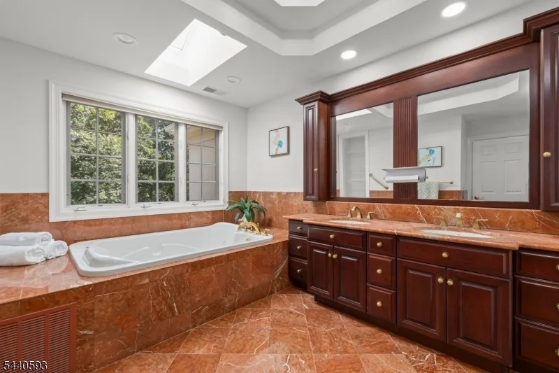 Photo of 33 Fox Run
