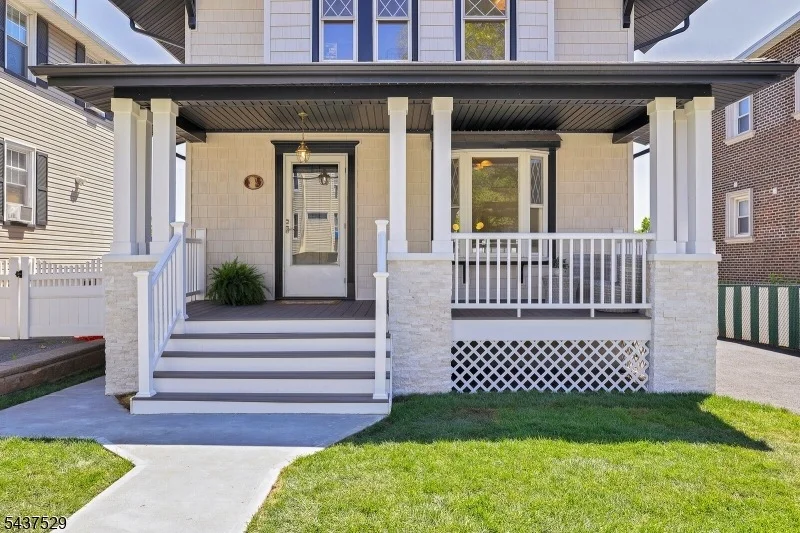 Photo of 132 Argyle Pl