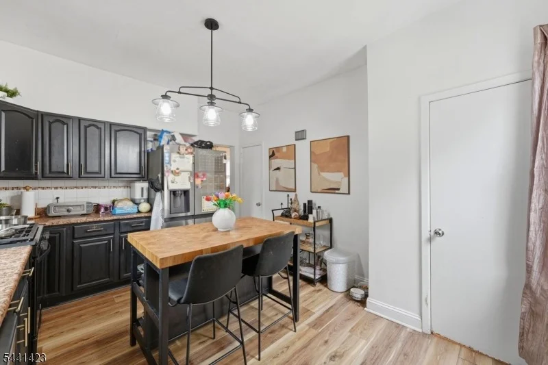 Photo of 217 8Th Ave
