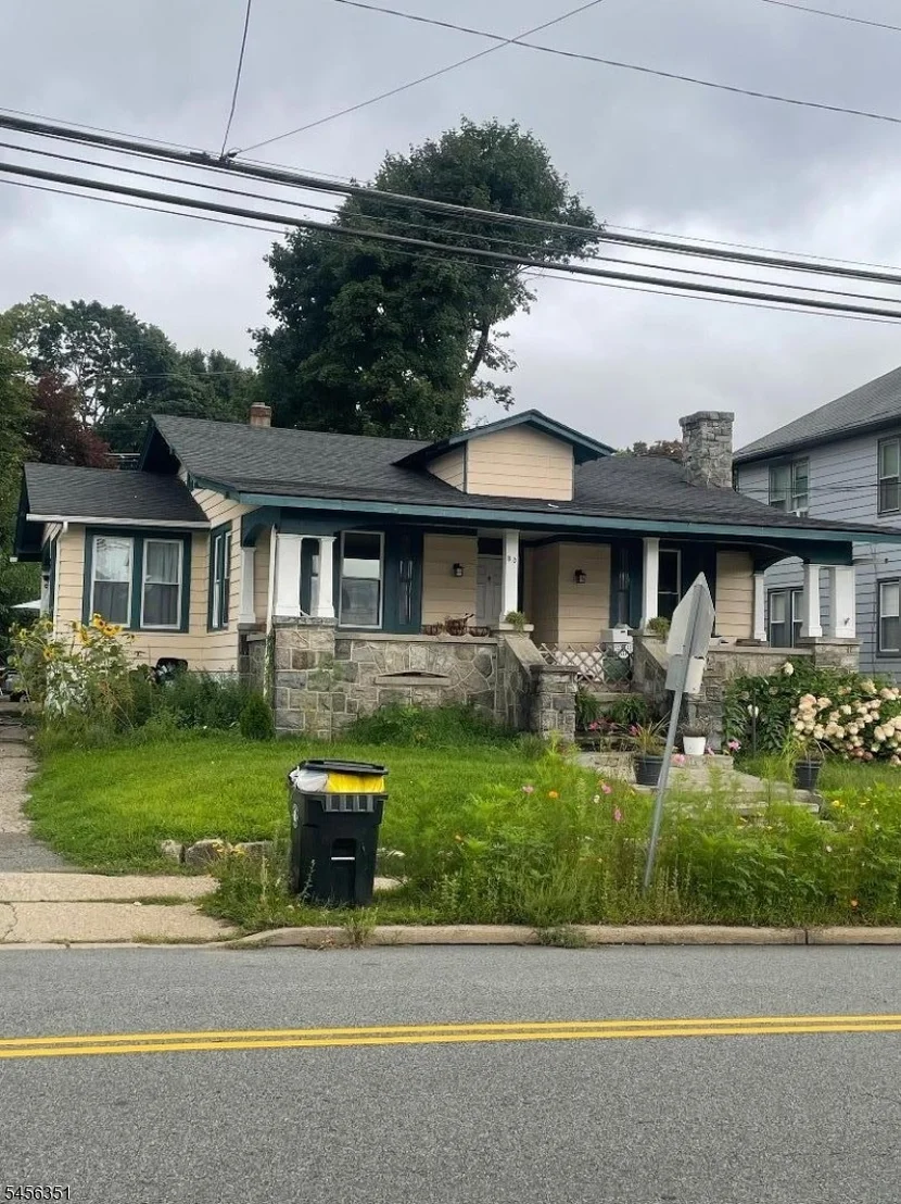 Photo of 80 Allen St