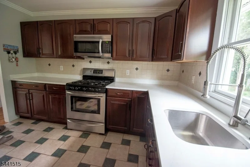 Photo of 46 Heather Dr