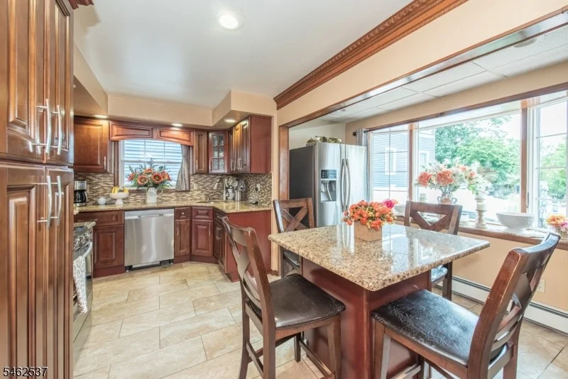 Photo of 359 Pennington Ave