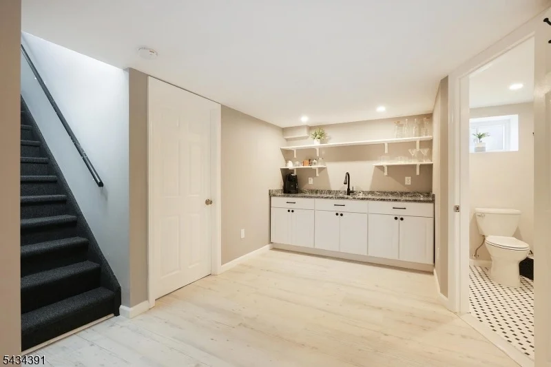 Photo of 934 Moessner Ave