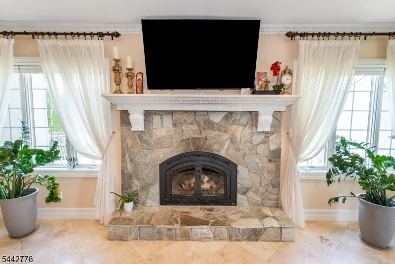 Photo of 16 Cheri Ln
