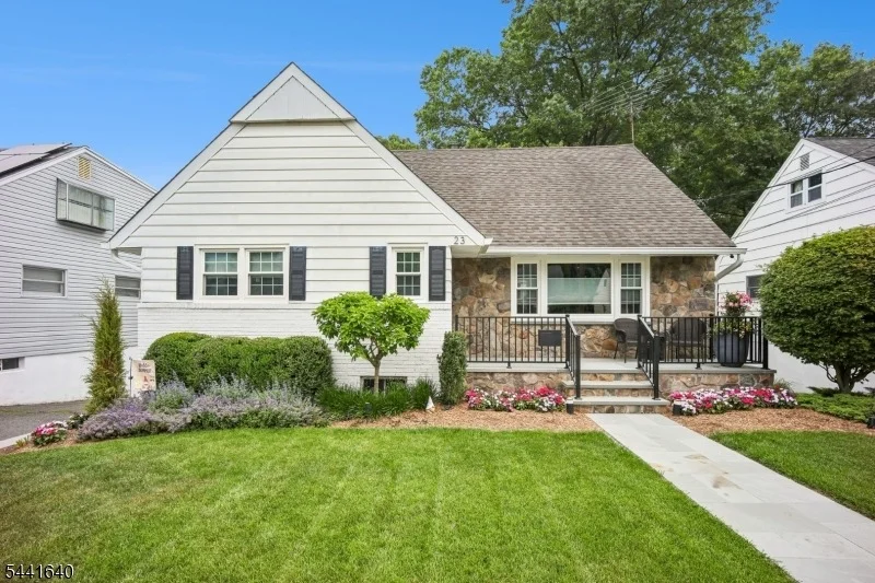 Photo of 23 Andover Pl