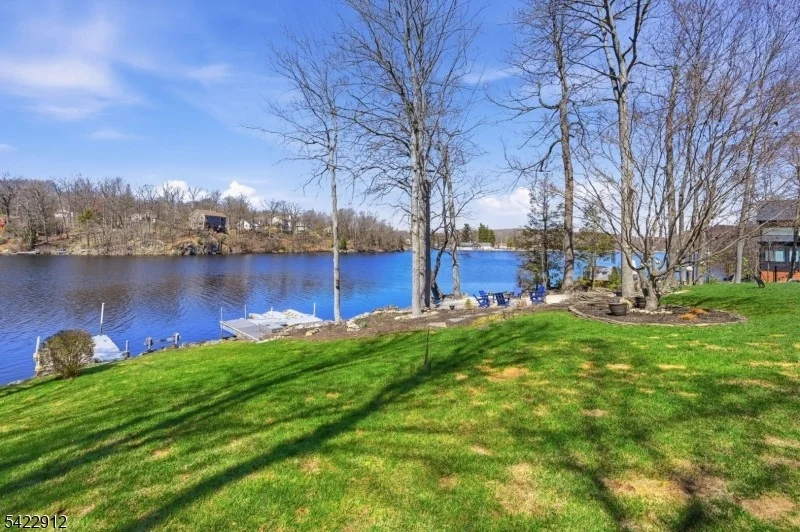 Photo of 173 Point Breeze Dr