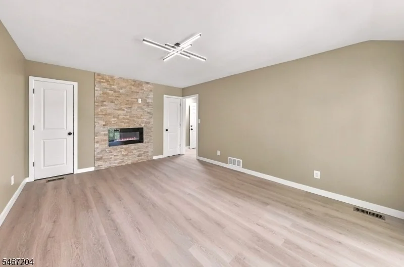 Photo of 22 Forest Ln