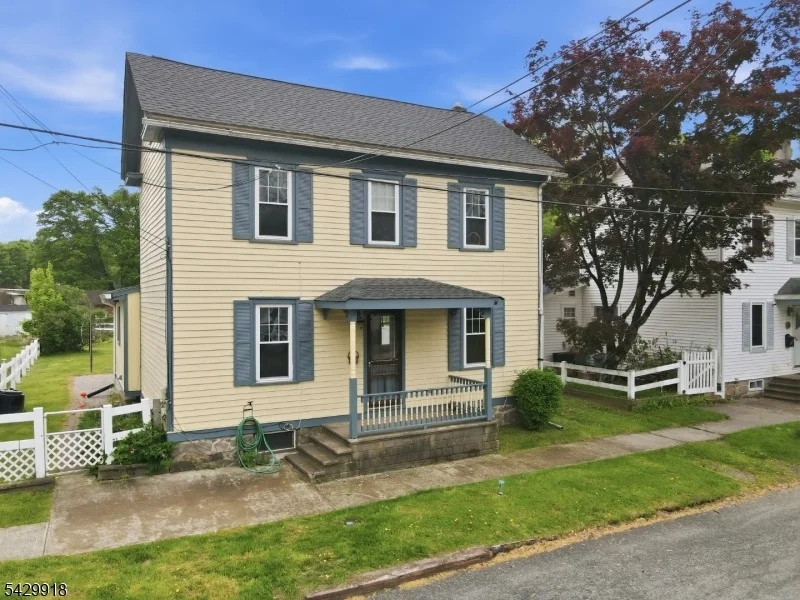 Photo of 54 Front St