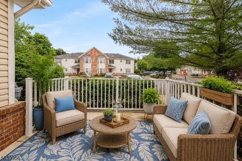 Photo of 252 Moonlight Dr