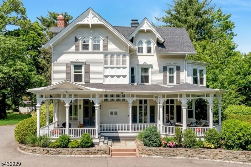 Photo of 42 Llewellyn Rd