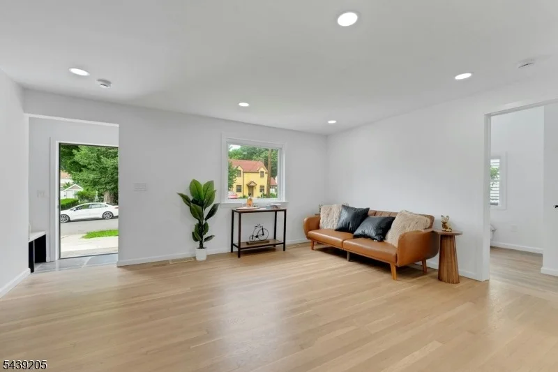 Photo of 12 Lerome Pl