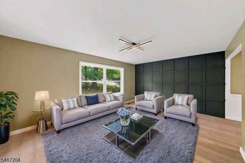 Photo of 22 Forest Ln