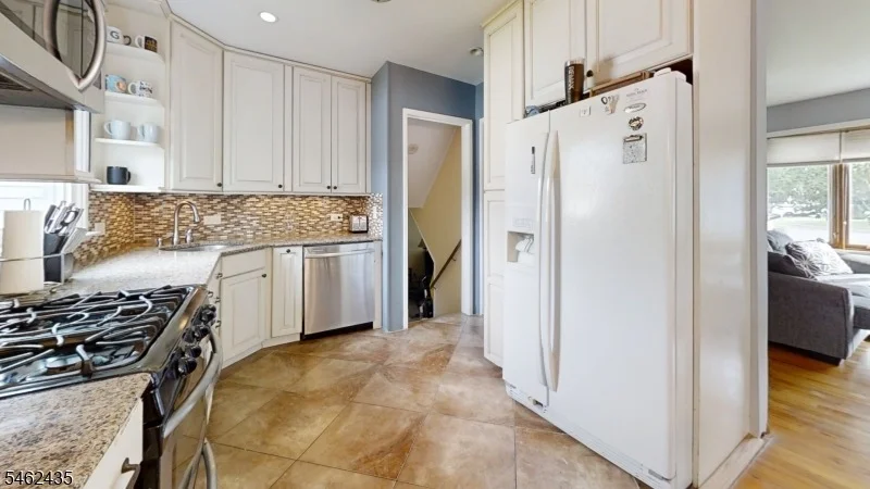Photo of 30 Pembrook Dr