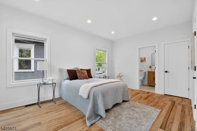 Photo of 287 Orange Rd