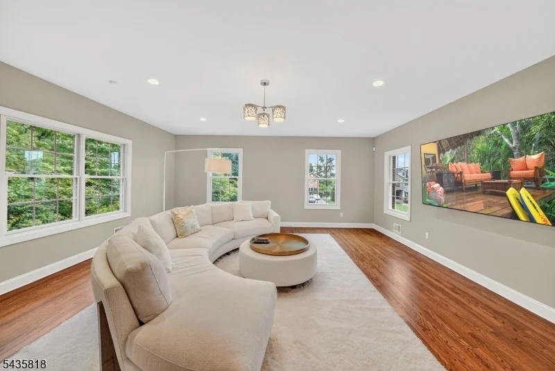 Photo of 74 Haggerty Dr