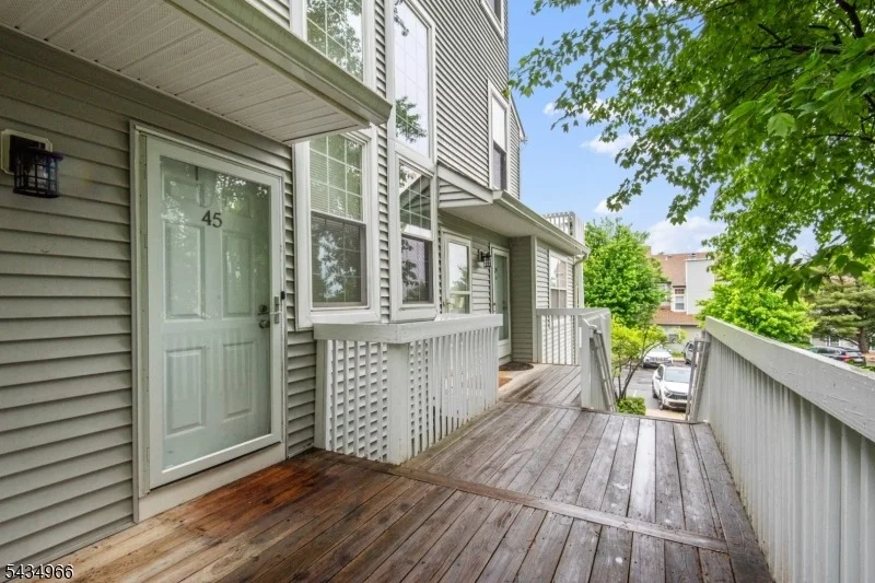 Photo of 45 Fox Run Dr