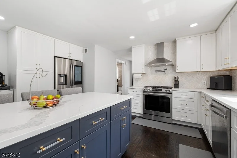 Photo of 330 Springfield Ave