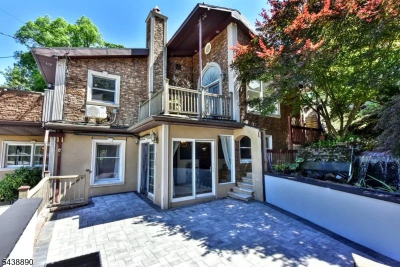 Photo of 27 Joan St