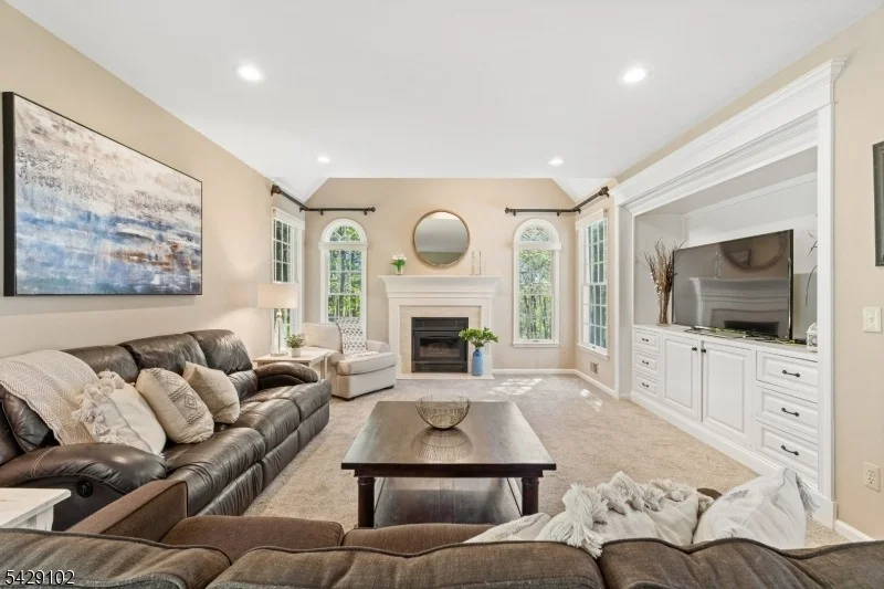 Photo of 16 Yorkshire Dr