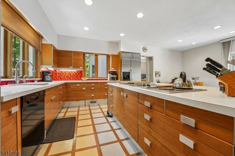 Photo of 343 Forest Rd