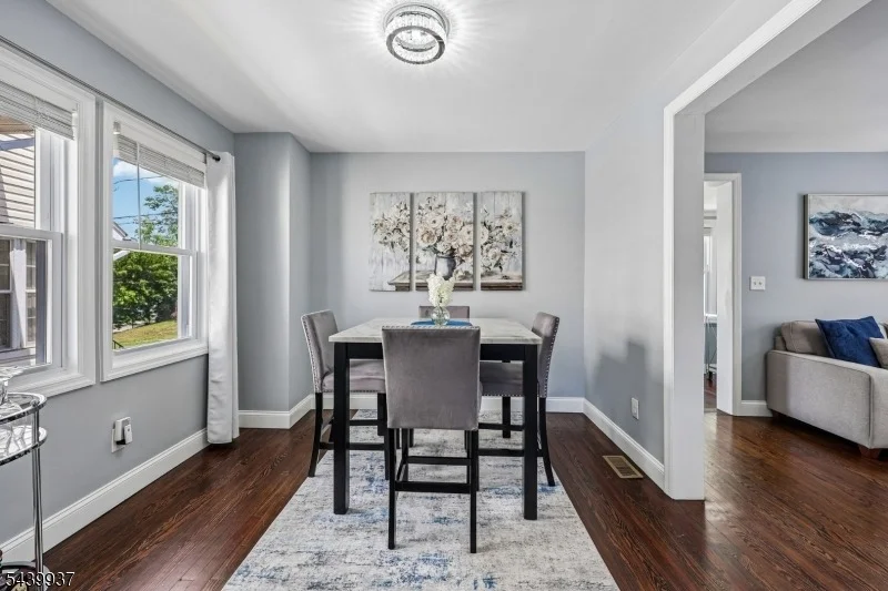 Photo of 377 Parker Ave
