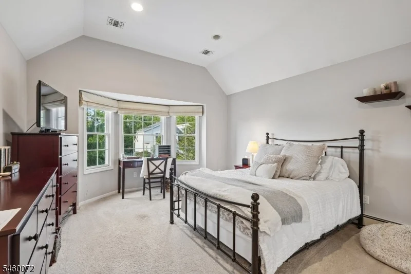 Photo of 16 Apple Ln
