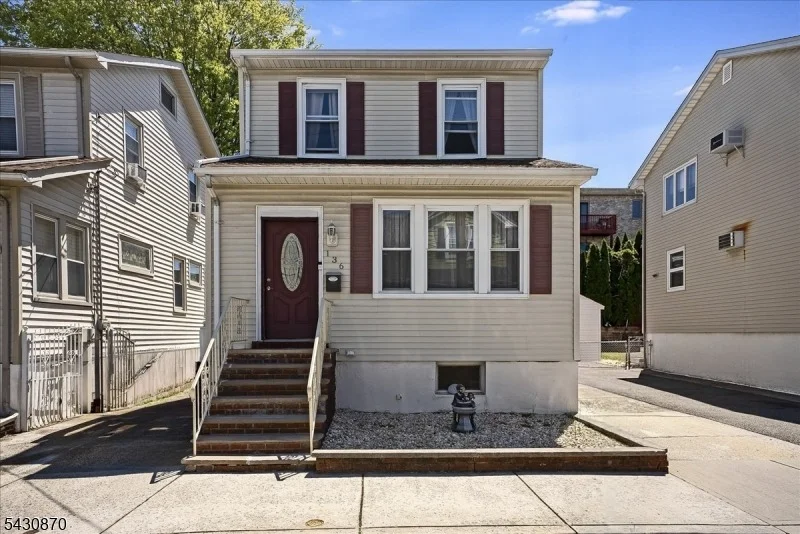Photo of 136 Cedar St