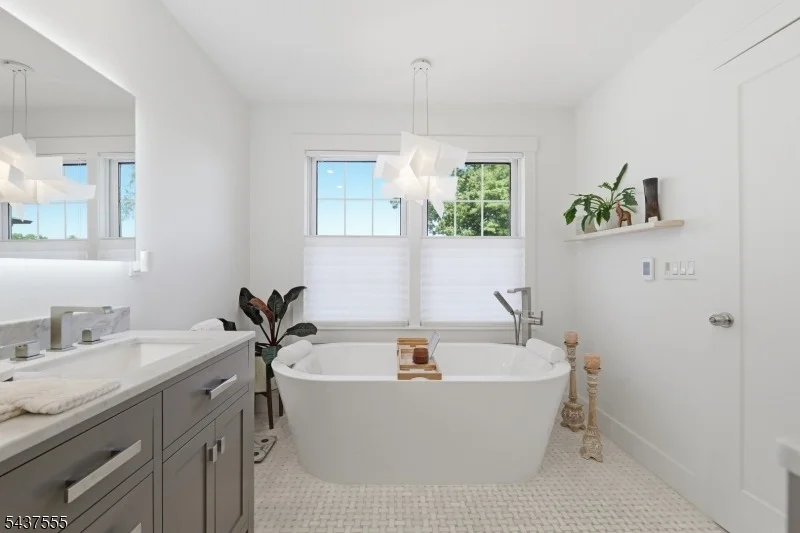Photo of 307 N Farview Ave