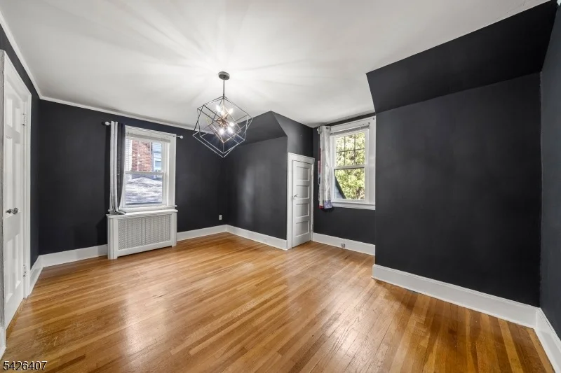 Photo of 192 Gregory Ave