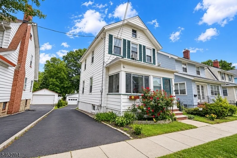 Photo of 35 Clinton St