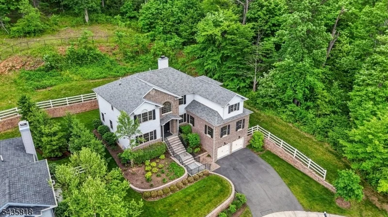 Photo of 74 Haggerty Dr