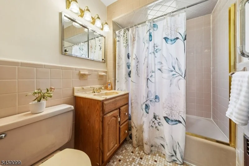 Photo of 327 Saint Cloud Ave