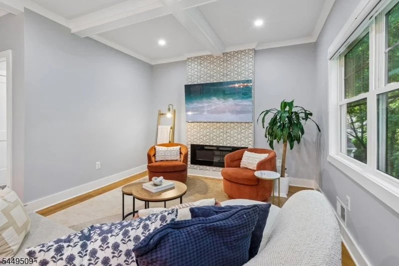 Photo of 6 Ridgedale Ave