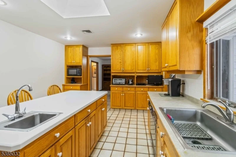 Photo of 6 Seabert Ln
