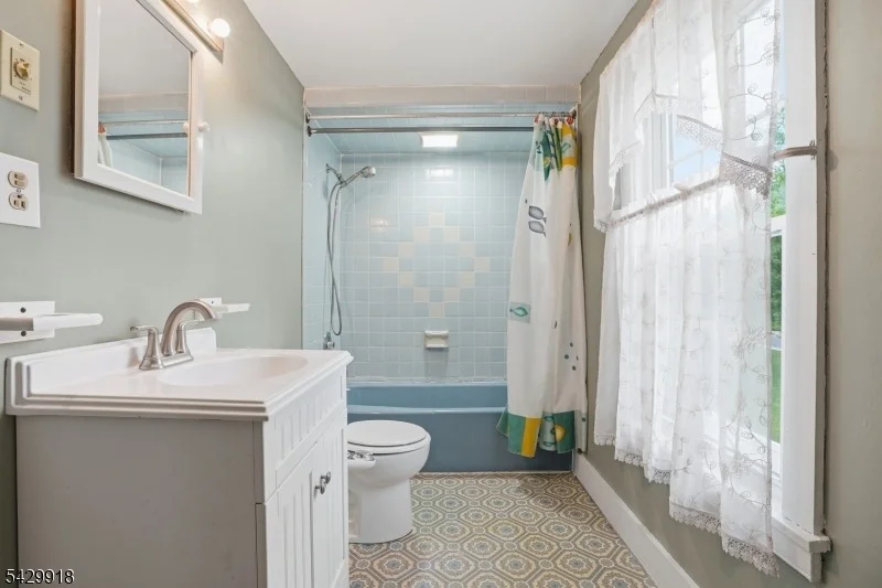Photo of 54 Front St