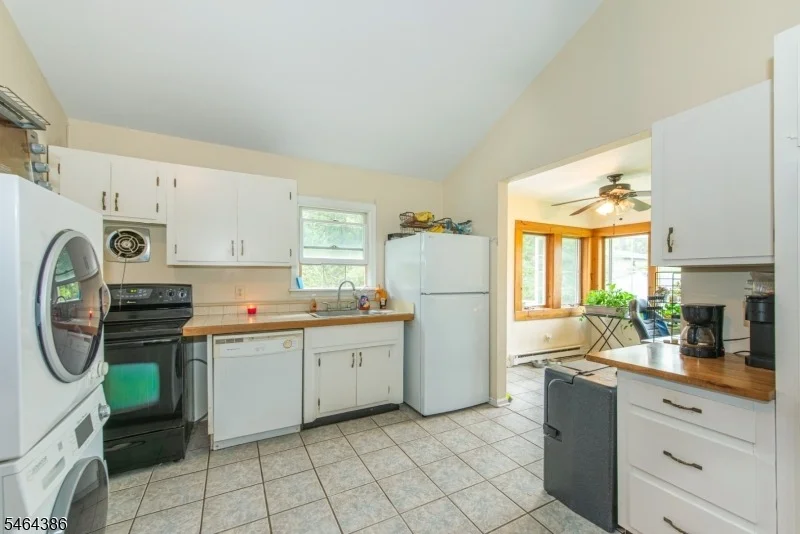 Photo of 4 Gilbert Dr