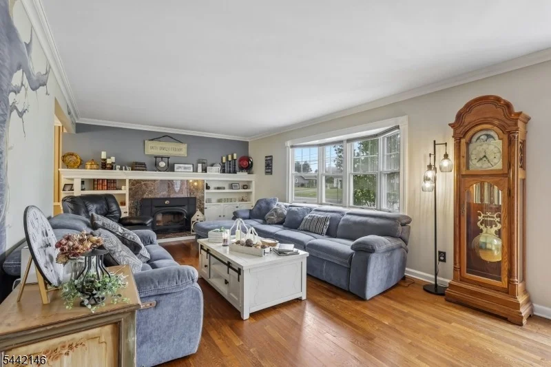 Photo of 49 Pancake Hollow Dr