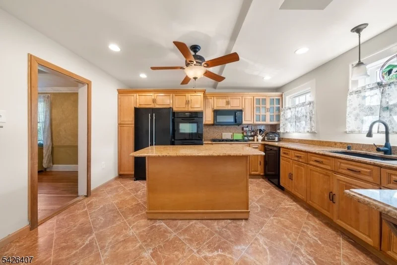 Photo of 192 Gregory Ave