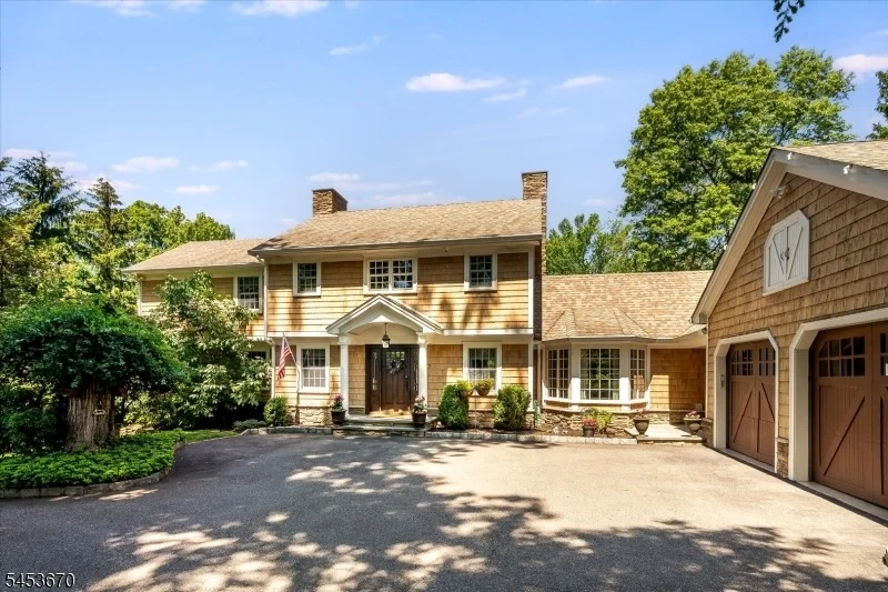 Photo of 7 Farmstead Rd