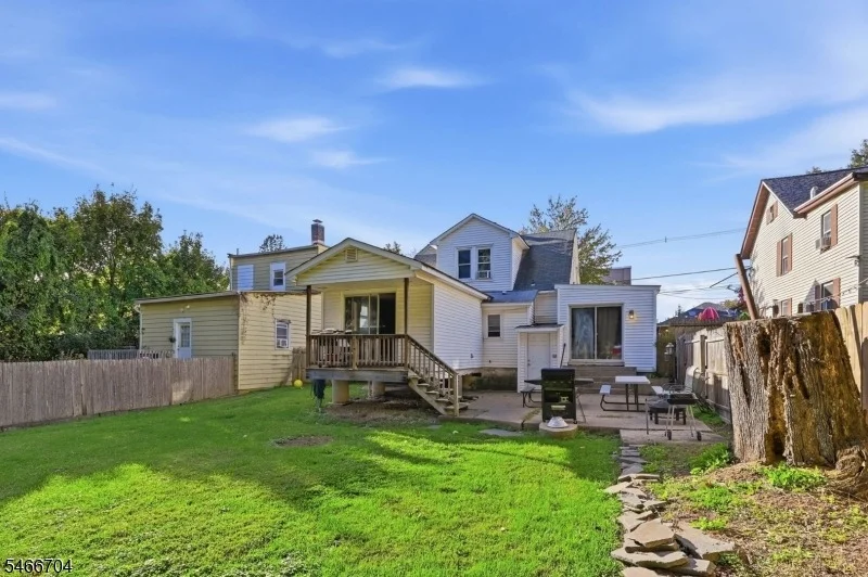 Photo of 112 Main St