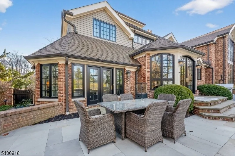 Photo of 54 Hamilton Dr