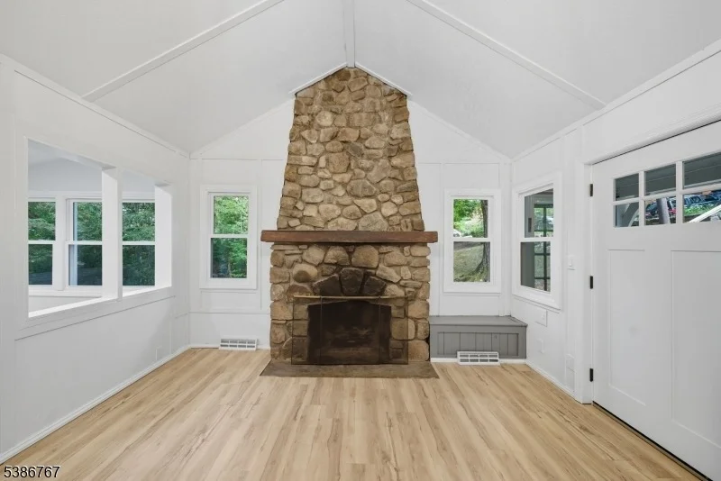 Photo of 330 Springbrook Trl