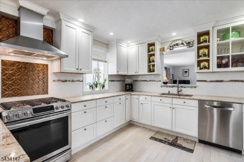 Photo of 33 Brooksyde Ave