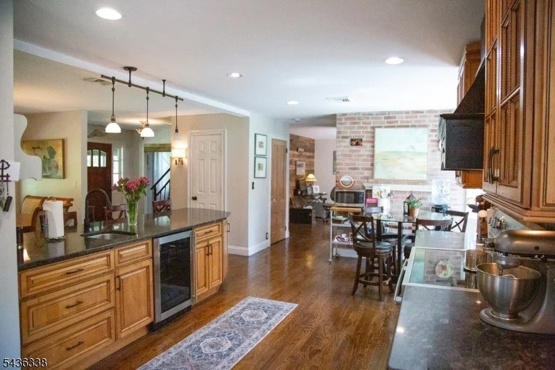 Photo of 4 Laurel Pl