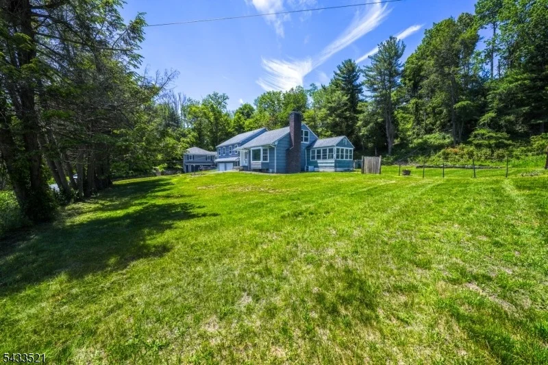 Photo of 638 River Rd