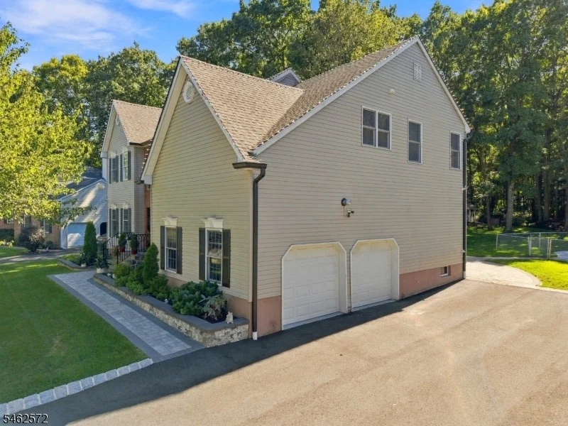 Photo of 58 Fox Chase Ln